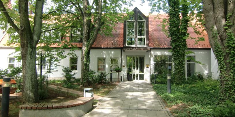 30873 Kolping Hotel Franken Aussenansicht.JPG