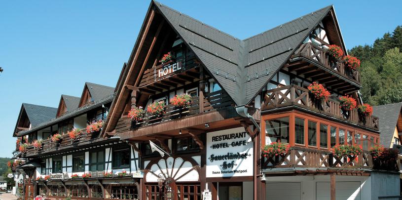 - 4809 Hausansicht Sommer.jpg