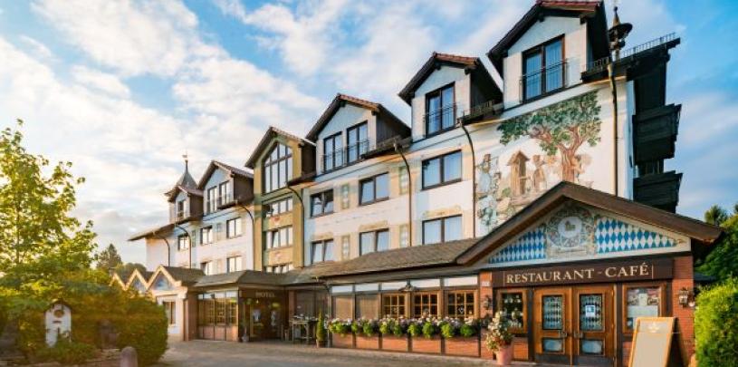 31000 Biker Hotel Brunnenhof Ansicht.jpeg
