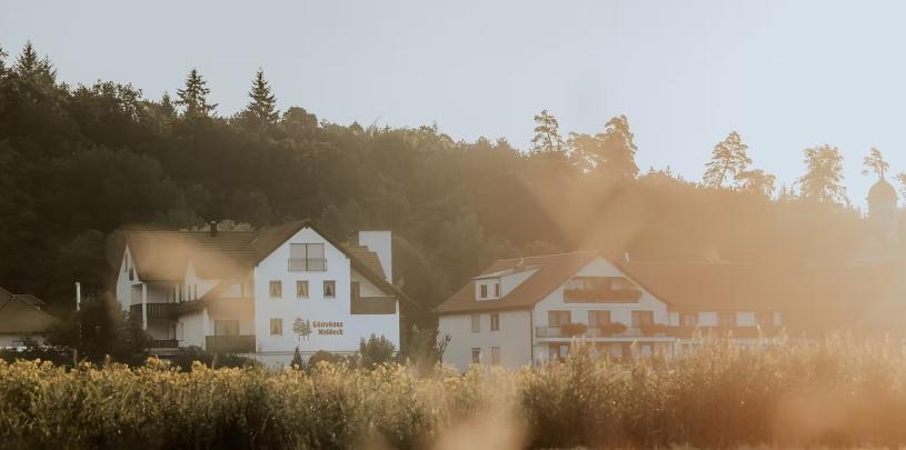31097 Landhotel Waldeck Ansicht 2.jpeg