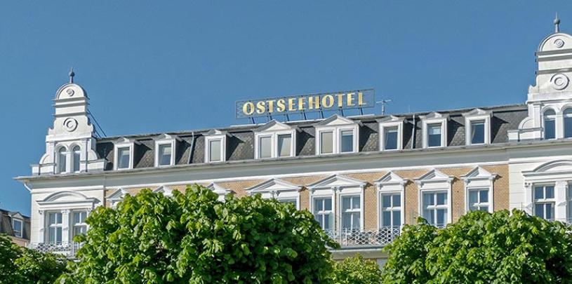 ostseehotel_aussen_06_buehne.1000x0.jpg