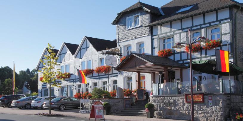 31120 Posthotel Usseln Ansicht.jpg