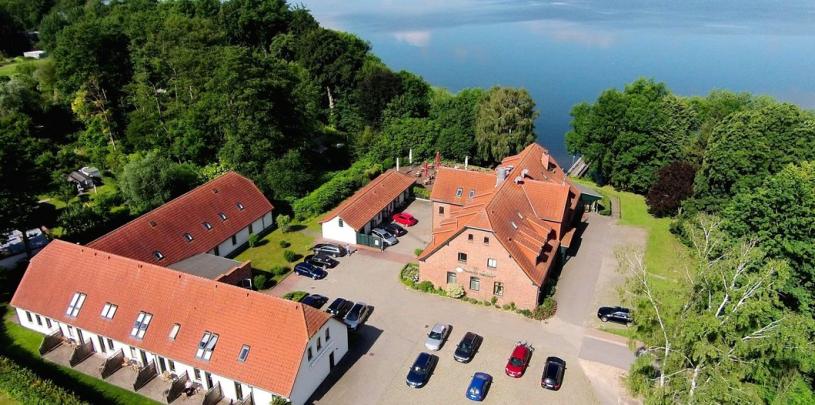 31124 Seehotel Heidehof Ansicht.jpg