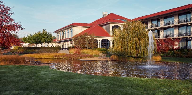 31139 Hotelansicht Garten.jpg