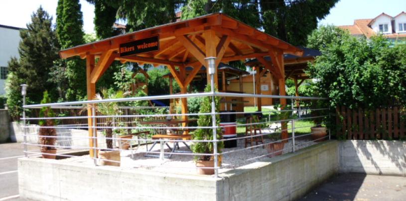 15507 Schwalbennest Biker-Treff.jpg