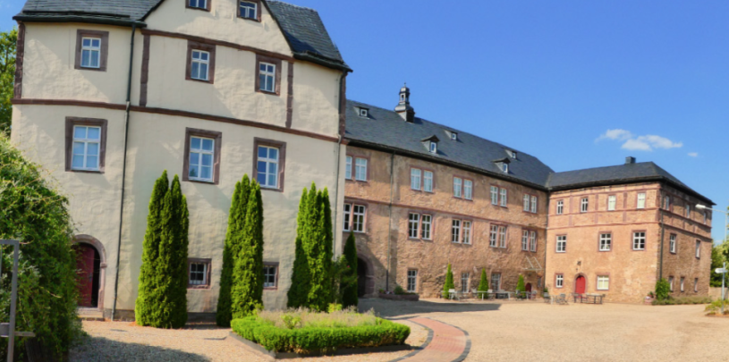 15923 Schloss Wallhausen Ansicht.jpg