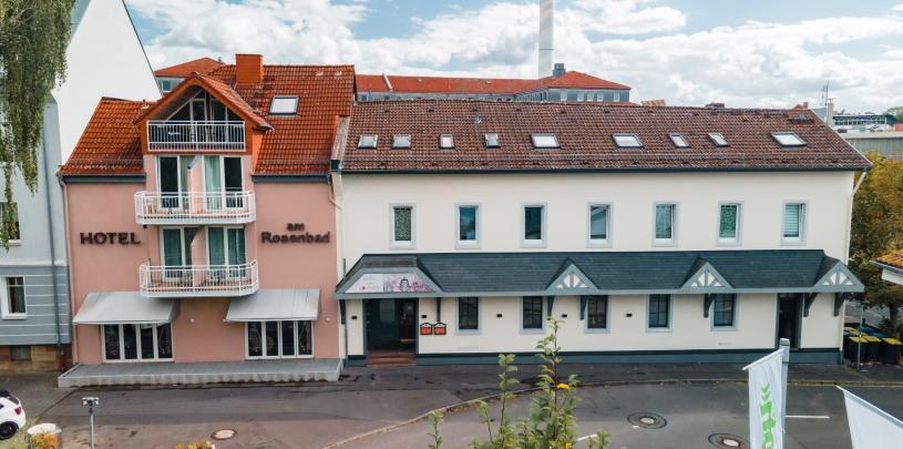 12958 Hotel Außenansicht.jpg