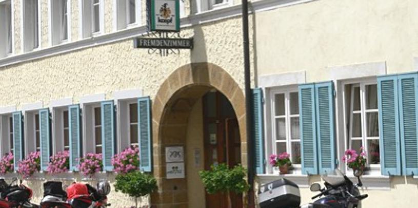 14848 Biker Hotel Roter Ochsen in der Schwäbisch Alb.jpg
