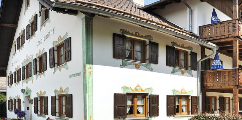 30066 Motorrad Hotel Enzianhof in Oberbayern.jpg