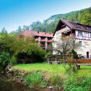 30389 eBike Landhotel Wittstaig Schwäbische Alb Hausansicht.jpg