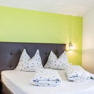 9076 Biker Garni Café Wieterer Zimmer 2.jpg
