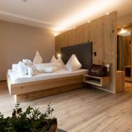 12939 Bike Hotel Bergfrieden Südtirol Zimmer.jpg