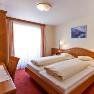 30761 Biker Pension Wallkersbach Vorarlberg Zimmer.jpeg