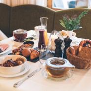 13711 Bike Hotel Eibl-Brunner Bayerischer Wald Frühstück.jpeg