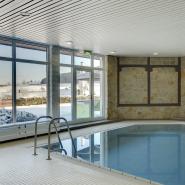 31065 h-hotels_schwimmbad-winter-01-hplus-hotel-willingen_Original (kommerz. Nutzung) _d48f6a7e_.jpg
