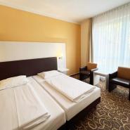 31141 Green Garden Zimmer.jpg