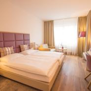 31152 Hotel Klaus Zimmer.jpg