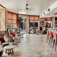 31184 Villa Toskana Bar.jpg